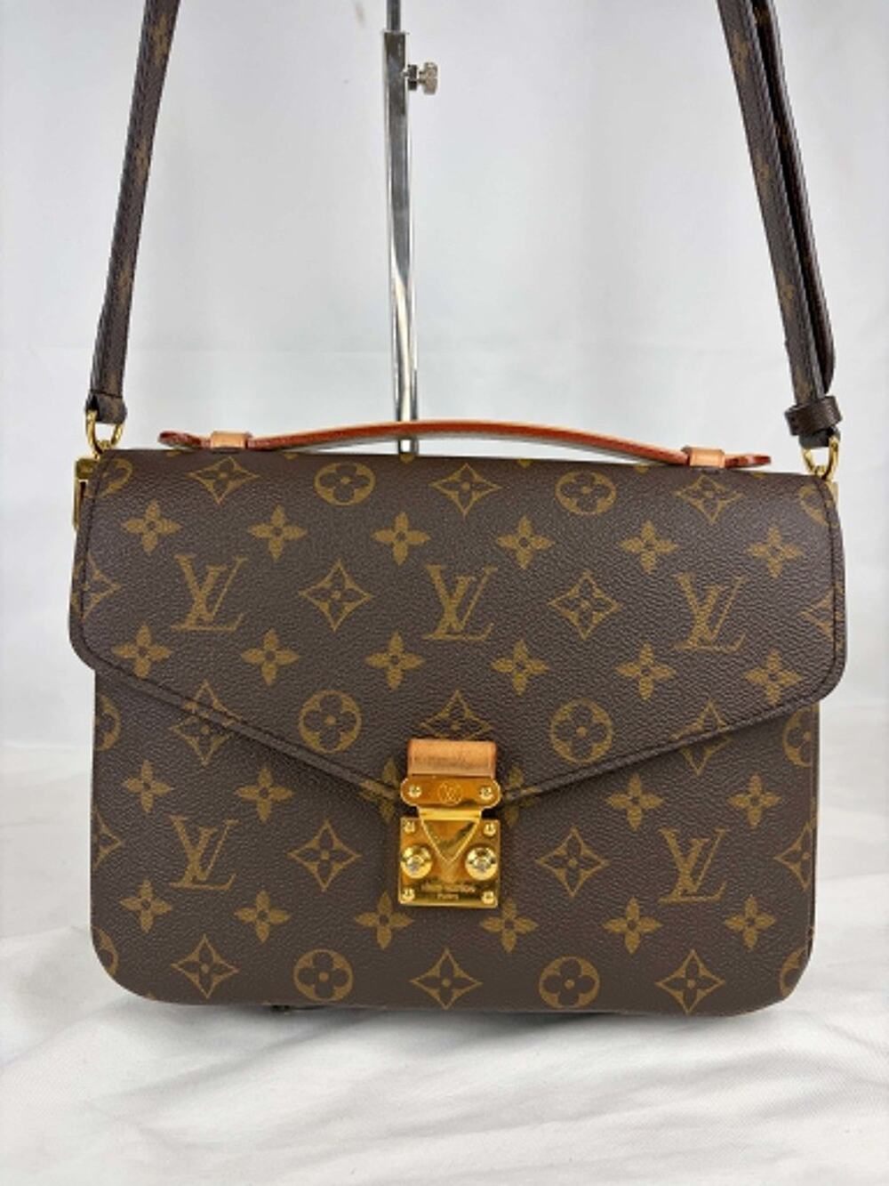 Louis Vuitton Pochette Metis Monogram Crossbody Bag SPB JA-368820 (368820)